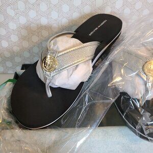 NEW Tommy Hilfiger Sandals in Silver and Black Sz 8 M Clove